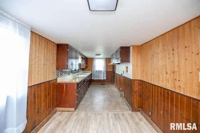 307 5TH Street, South Pekin, IL 61564