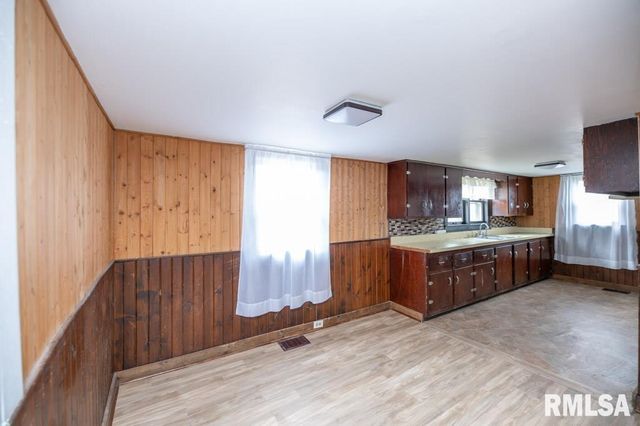 307 5TH Street, South Pekin, IL 61564