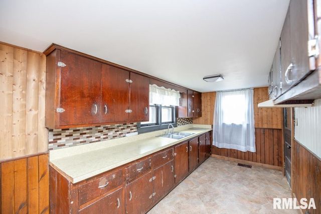 307 5TH Street, South Pekin, IL 61564