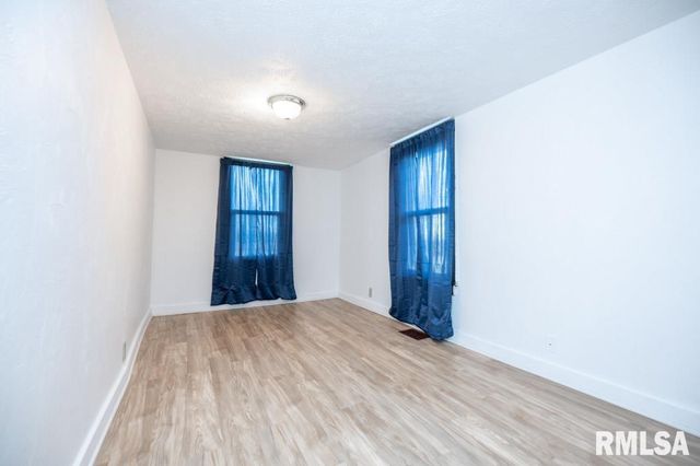 307 5TH Street, South Pekin, IL 61564