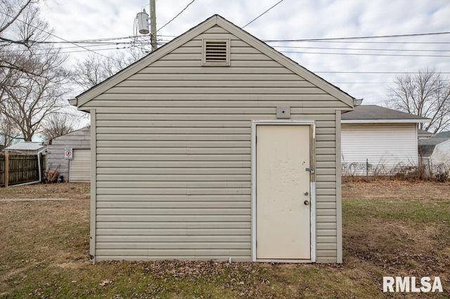 307 5TH Street, South Pekin, IL 61564