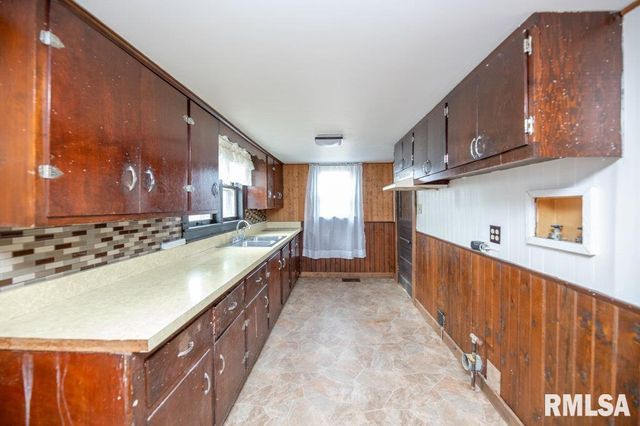 307 5TH Street, South Pekin, IL 61564