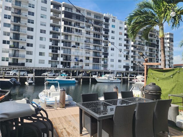 3600 NE 167th St 19, North Miami Beach, FL 33160