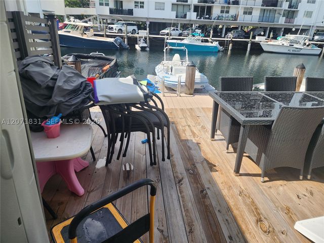 3600 NE 167th St 19, North Miami Beach, FL 33160