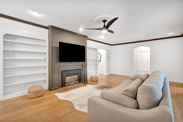 4064 N Wishon Avenue, Fresno, CA 93704