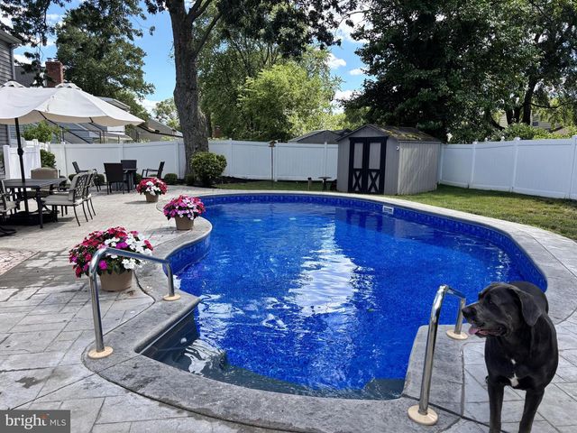 108 PINE VALLEY RD, Cherry Hill, NJ 08034