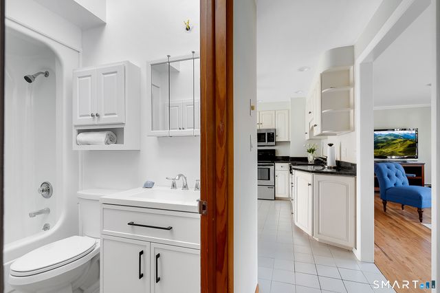 82 Westfield Terrace, Middletown, CT 06457