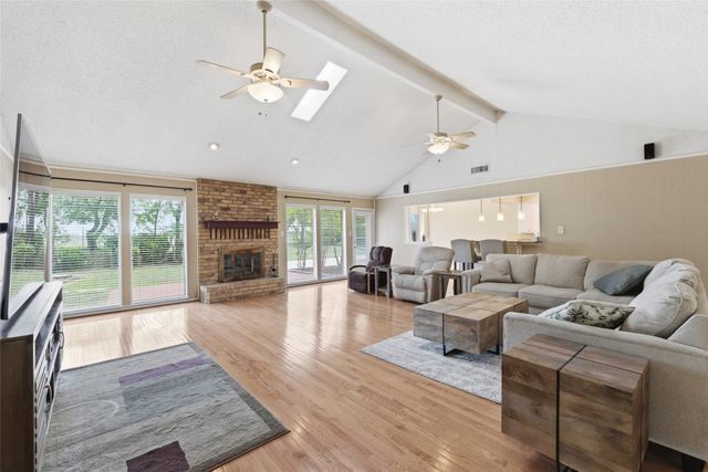 309 Willow Ridge Road, Fort Worth, TX 76103