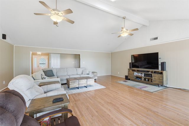 309 Willow Ridge Road, Fort Worth, TX 76103