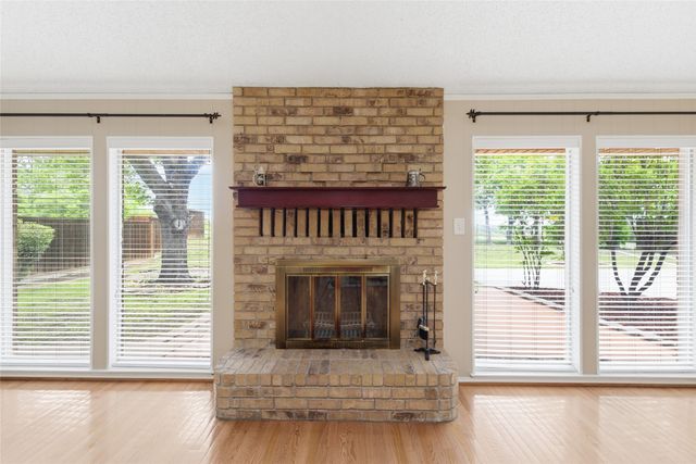 309 Willow Ridge Road, Fort Worth, TX 76103