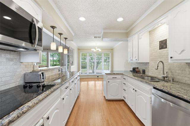 309 Willow Ridge Road, Fort Worth, TX 76103