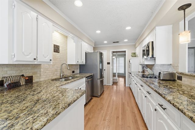 309 Willow Ridge Road, Fort Worth, TX 76103