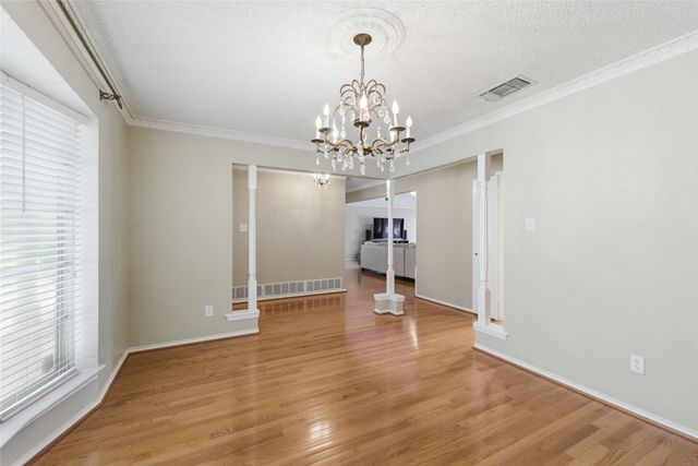 309 Willow Ridge Road, Fort Worth, TX 76103