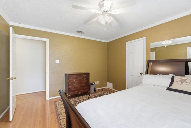 309 Willow Ridge Road, Fort Worth, TX 76103