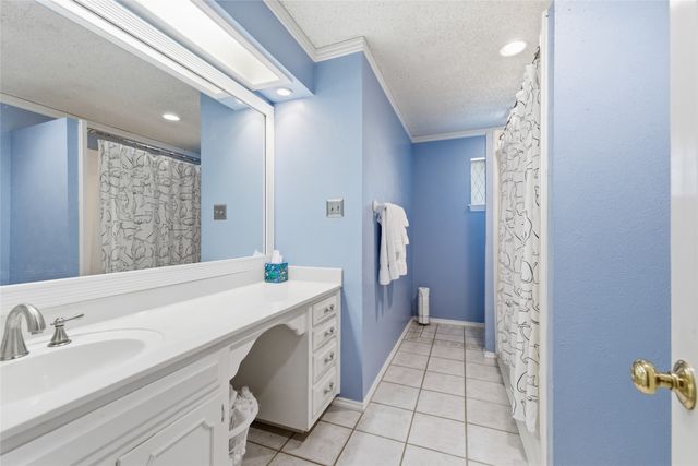 309 Willow Ridge Road, Fort Worth, TX 76103