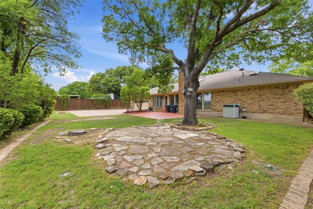 309 Willow Ridge Road, Fort Worth, TX 76103
