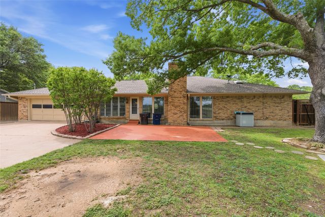 309 Willow Ridge Road, Fort Worth, TX 76103
