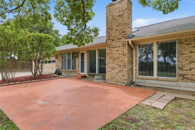 309 Willow Ridge Road, Fort Worth, TX 76103