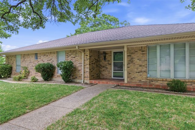 309 Willow Ridge Road, Fort Worth, TX 76103