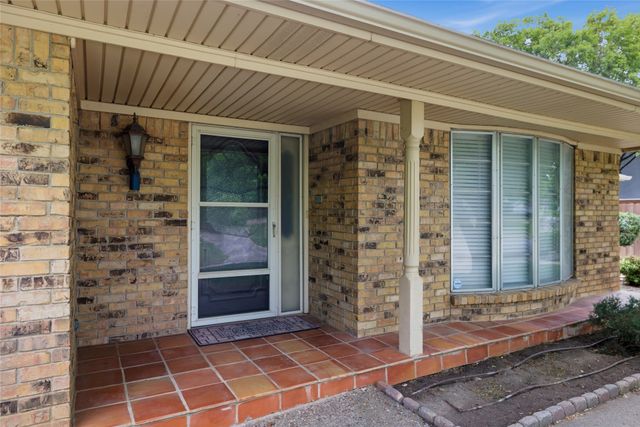 309 Willow Ridge Road, Fort Worth, TX 76103