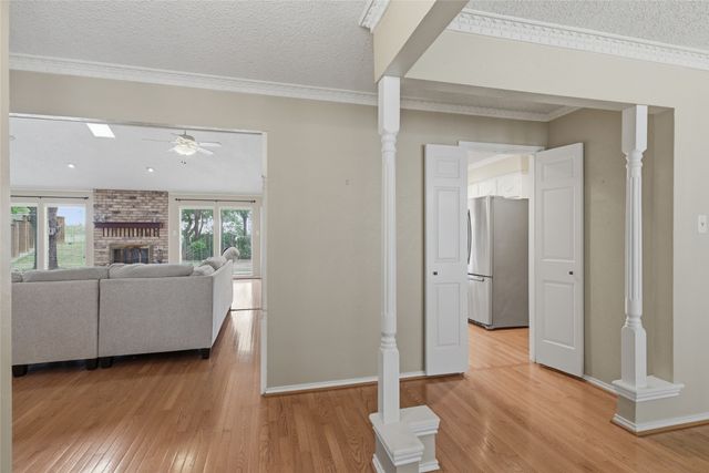 309 Willow Ridge Road, Fort Worth, TX 76103