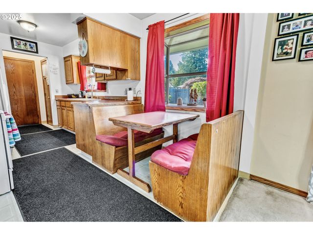 919 Ne 152ND Ave, Portland, OR 97230