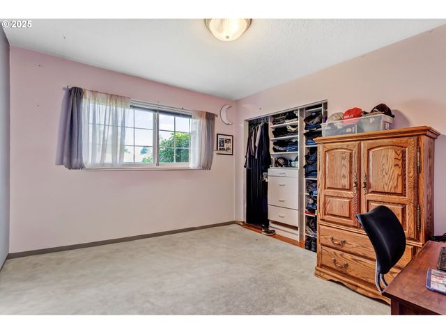 919 Ne 152ND Ave, Portland, OR 97230