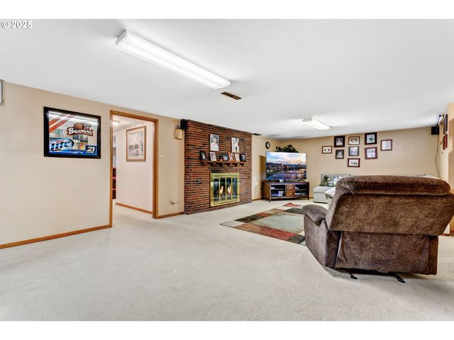 919 Ne 152ND Ave, Portland, OR 97230