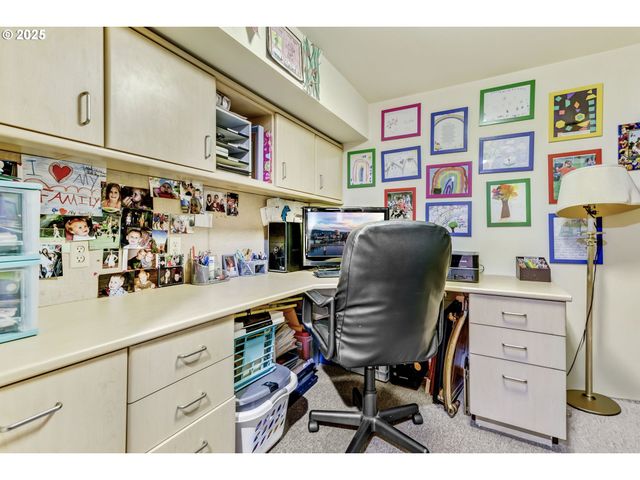 919 Ne 152ND Ave, Portland, OR 97230