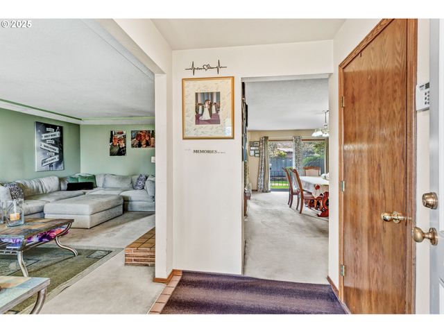 919 Ne 152ND Ave, Portland, OR 97230