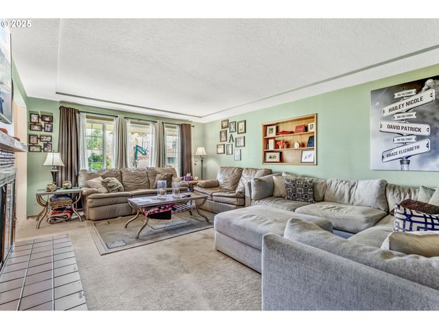 919 Ne 152ND Ave, Portland, OR 97230