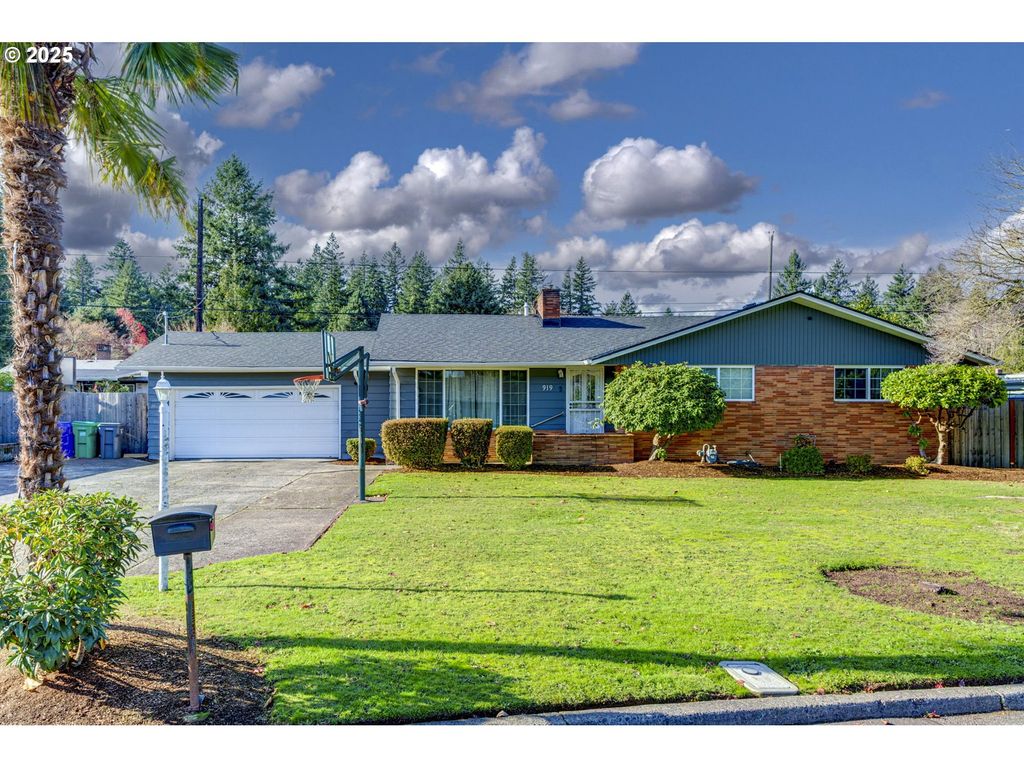 919 Ne 152ND Ave, Portland, OR 97230