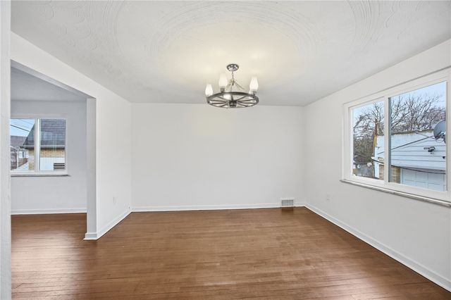 513 Garden Ct, N Braddock, PA 15104