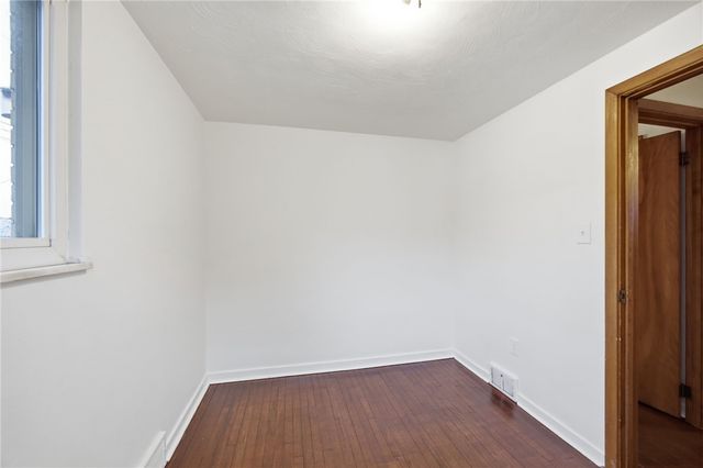 513 Garden Ct, N Braddock, PA 15104