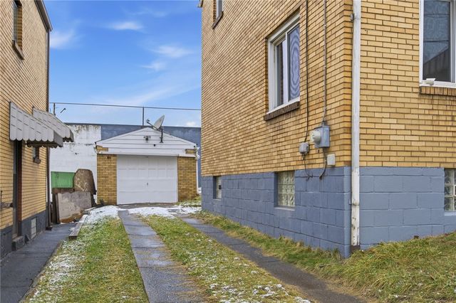 513 Garden Ct, N Braddock, PA 15104