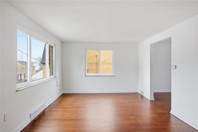 513 Garden Ct, N Braddock, PA 15104