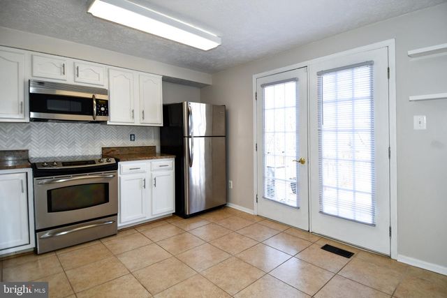 1648 FIELDTHORN DR, Reston, VA 20194