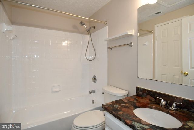 1648 FIELDTHORN DR, Reston, VA 20194