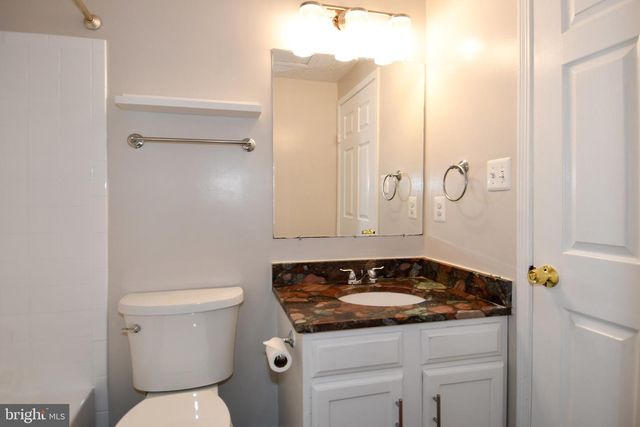 1648 FIELDTHORN DR, Reston, VA 20194