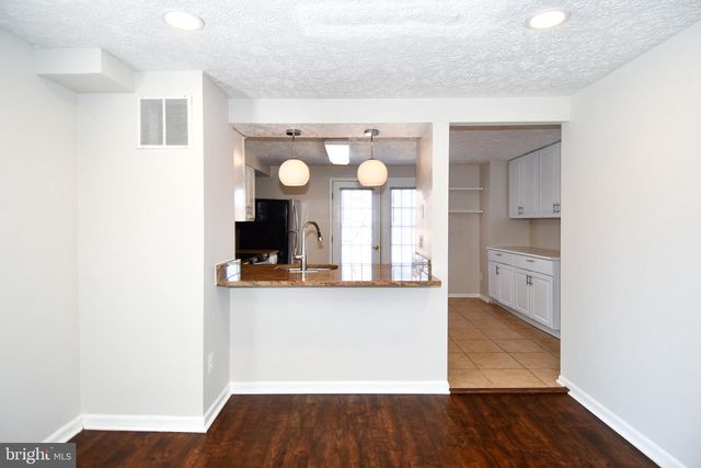 1648 FIELDTHORN DR, Reston, VA 20194