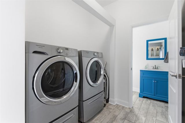 1301 Mississippi Ave, Dormont, PA 15216