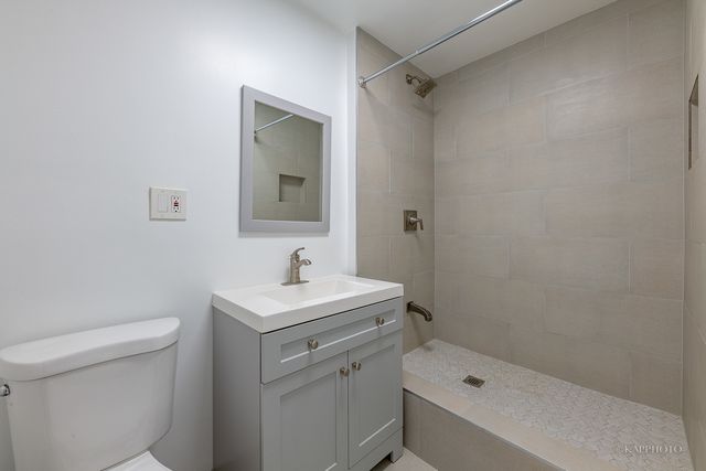 3175 W 115th Street 3E, Merrionette Park, IL 60803