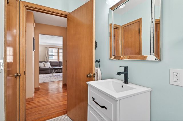 749 8th Avenue S, South Saint Paul, MN 55075