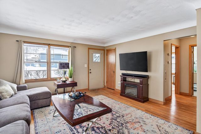 749 8th Avenue S, South Saint Paul, MN 55075