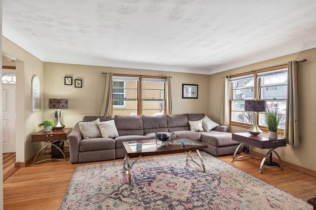 749 8th Avenue S, South Saint Paul, MN 55075