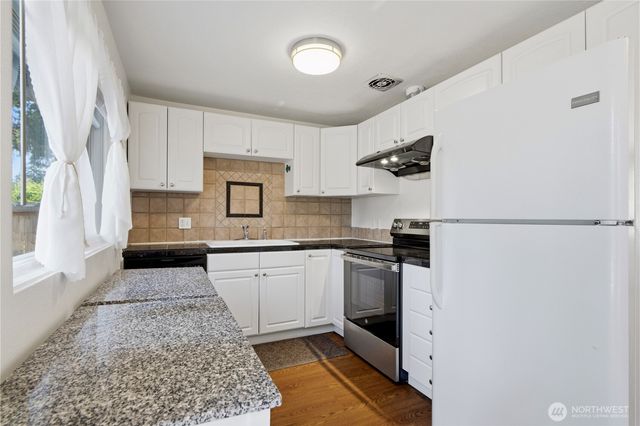 1344 NE 164th Place, Bellevue, WA 98008