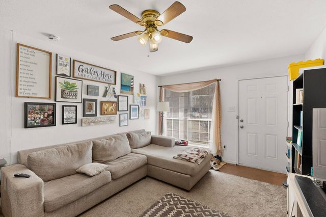 921 Cody Court, River Oaks, TX 76114