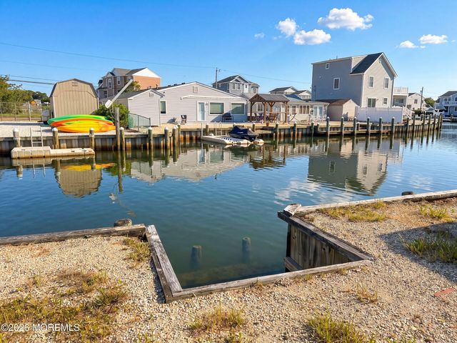 205 Cedar Drive, Bayville, NJ 08721