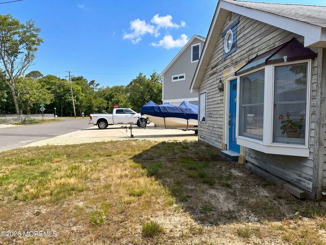 205 Cedar Drive, Bayville, NJ 08721