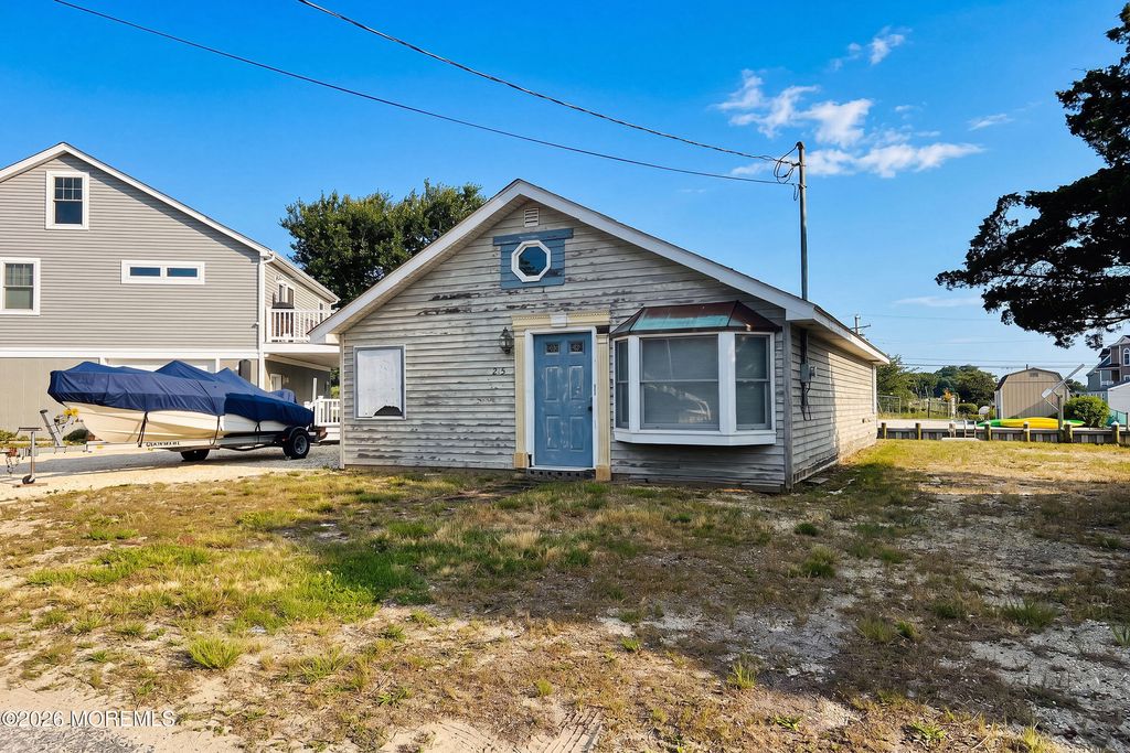 205 Cedar Drive, Bayville, NJ 08721